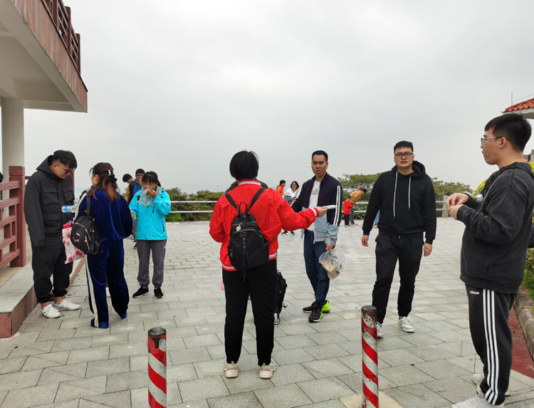 激揚(yáng)青春、奮勇攀登登山活動