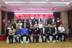 <font color='red'><font color='red'>共慶</font>吉年，<font color='red'>共揚</font><font color='red'>風(fēng)帆</font>|</font> <font color='red'><font color='red'>斯必</font></font>